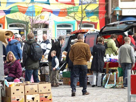 Flohmarkt und verkaufsoffener Sonntag in Bredstedt