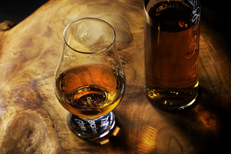 Wie trinkt man Whisky richtig?