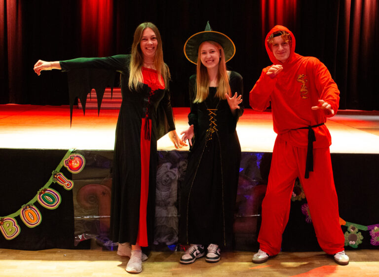 Süßes, Saures, Spiel und Spaß: Halloweenparty im Kurgartensaal in Wyk auf Föhr