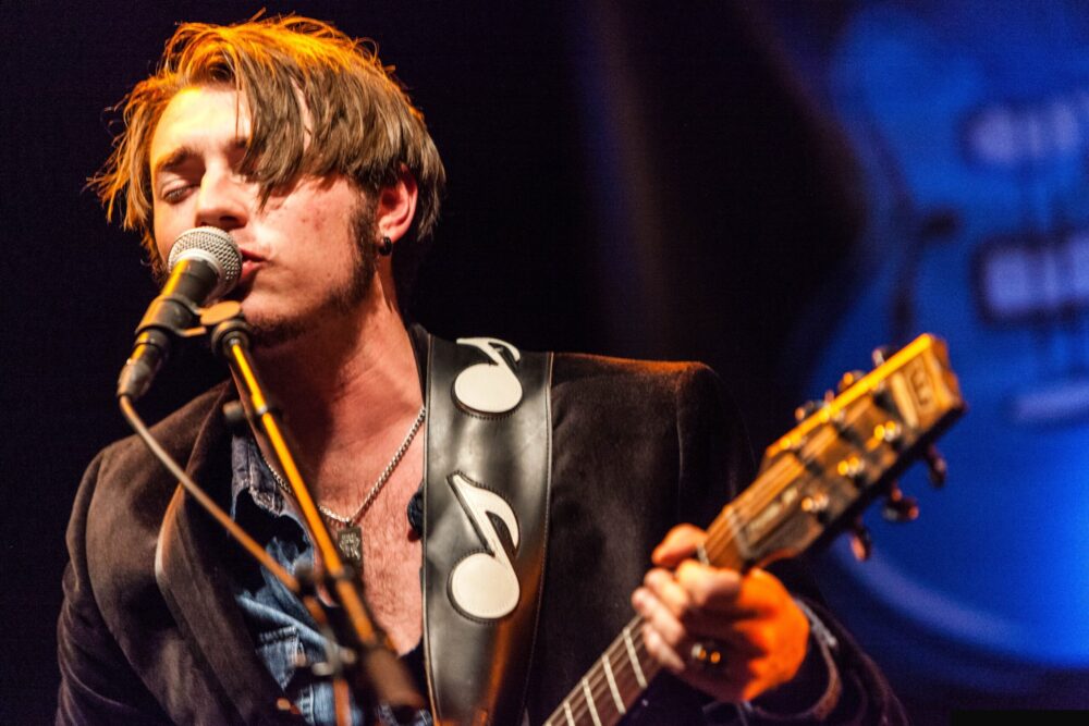 Krissy Matthews Guitarmania